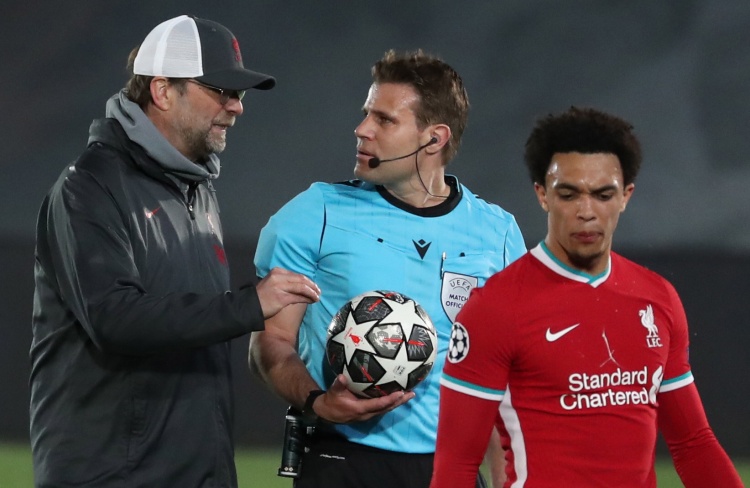 半程之后，湖人该怎么交易？