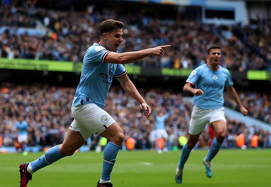 梅开二度！《剑与远征：启程》摘下年度iPhone游戏桂冠