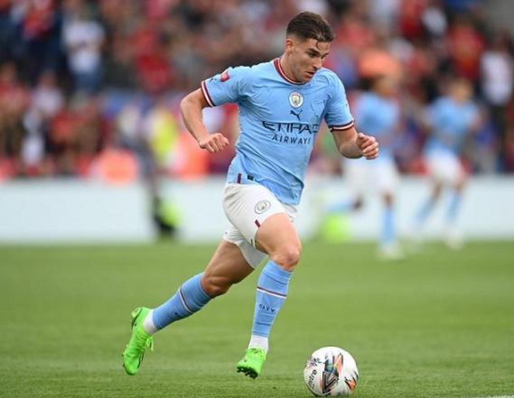 WBG白跑一趟？JDG与WBG的比赛因北京暴雨延期！粉丝怒斥官方：7点比赛你5点才通知？