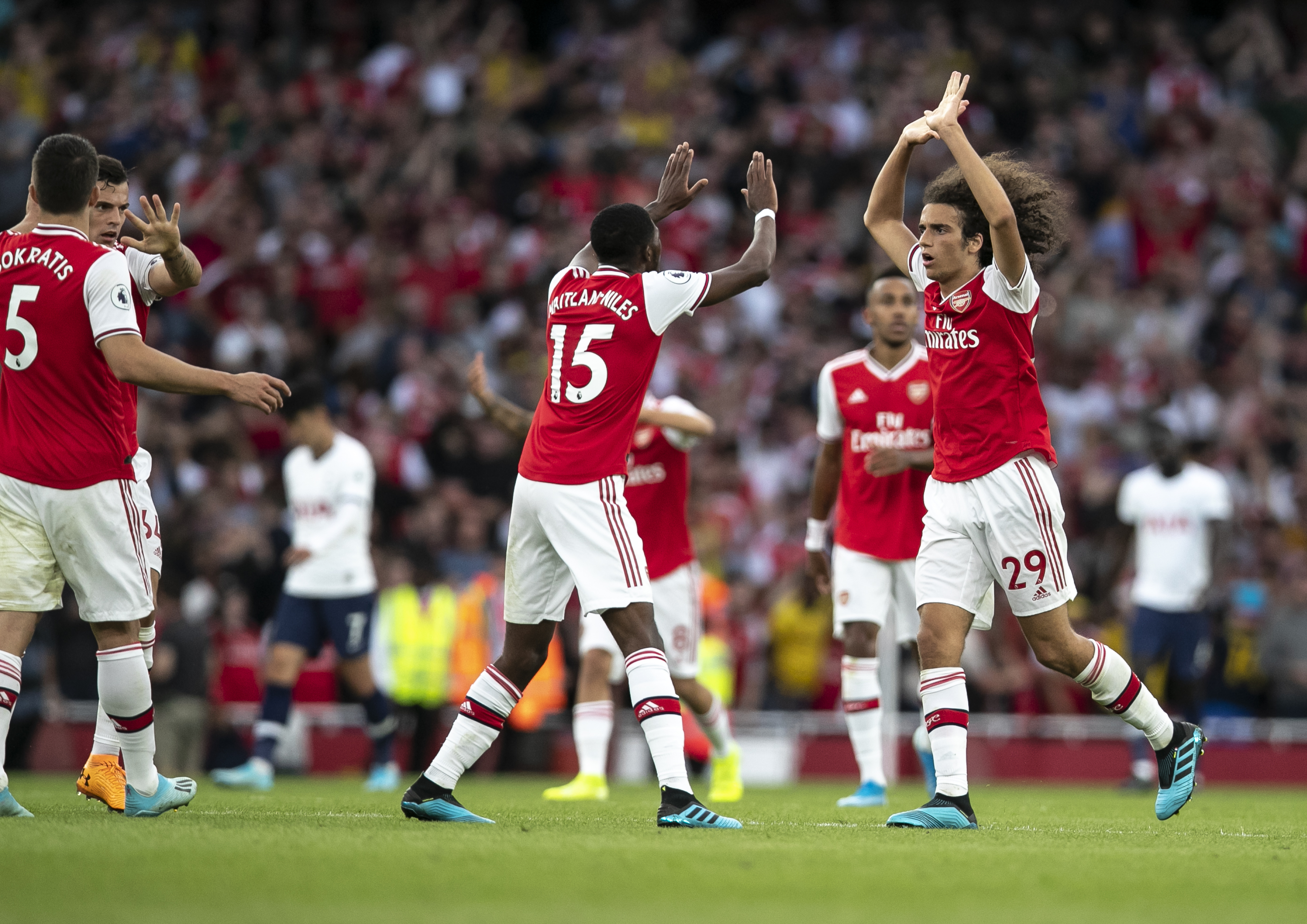 夜间正能量：游戏背后的秘密与创意，让我们的夜生活更加丰富