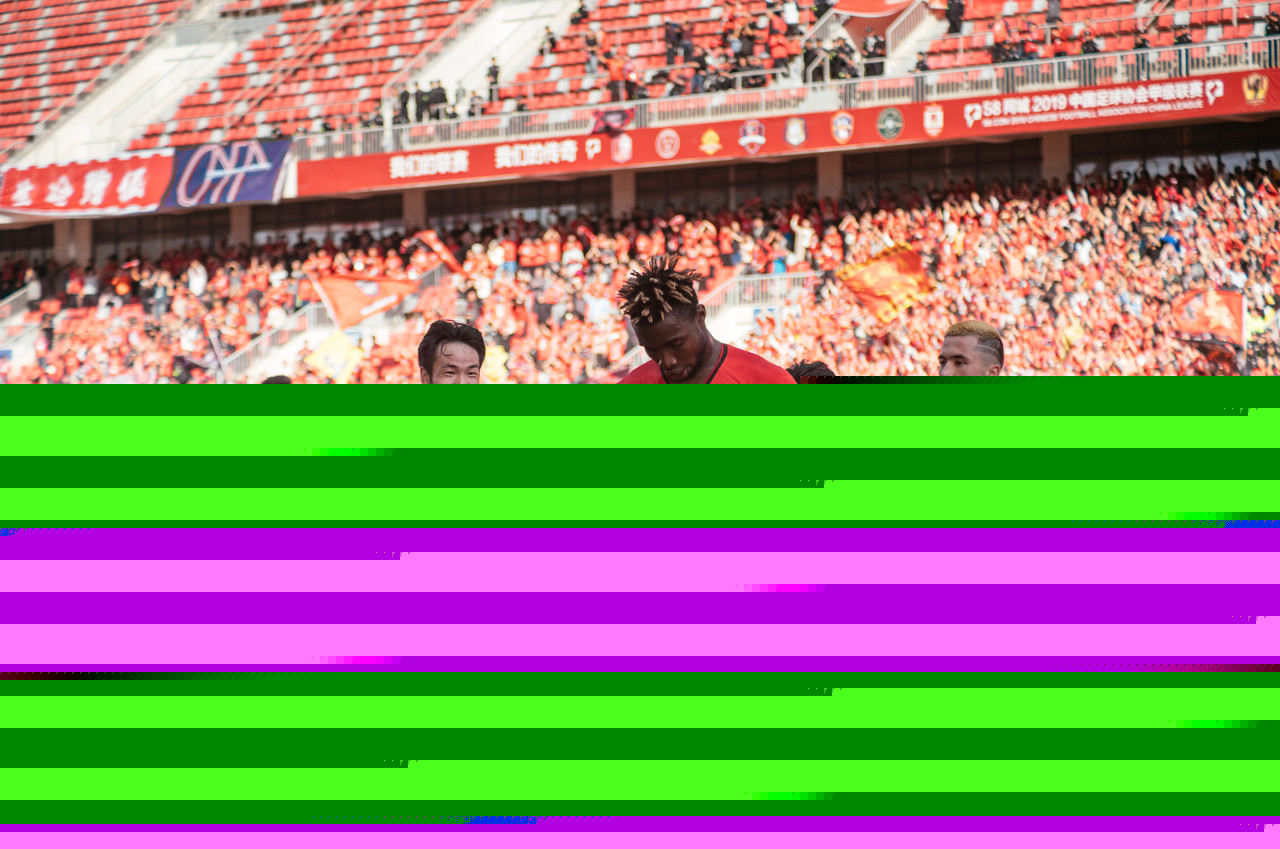 职业玩家展示自己95岁神枪手祖母 没玩过FPS但瞄准天赋惊人