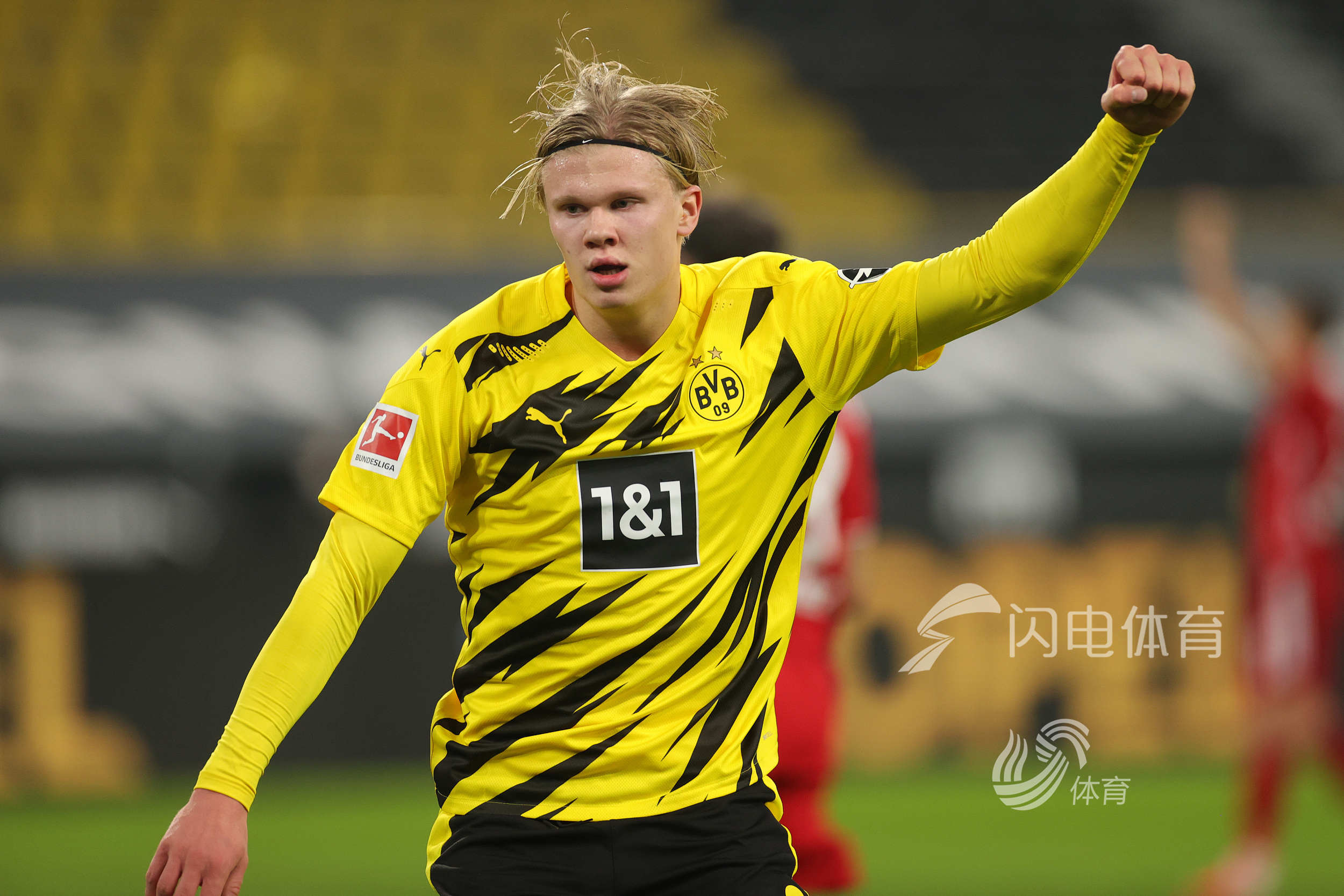 电竞新秀选手签约国内顶级战队