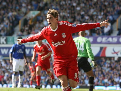 瓦罗兰特国服预计年内上线，预约热度不减，uzi却早就玩腻了？