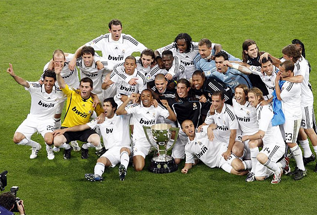 穆里尼奥回应阿莫林被曼联解雇：失败不应成为年轻教练的压力